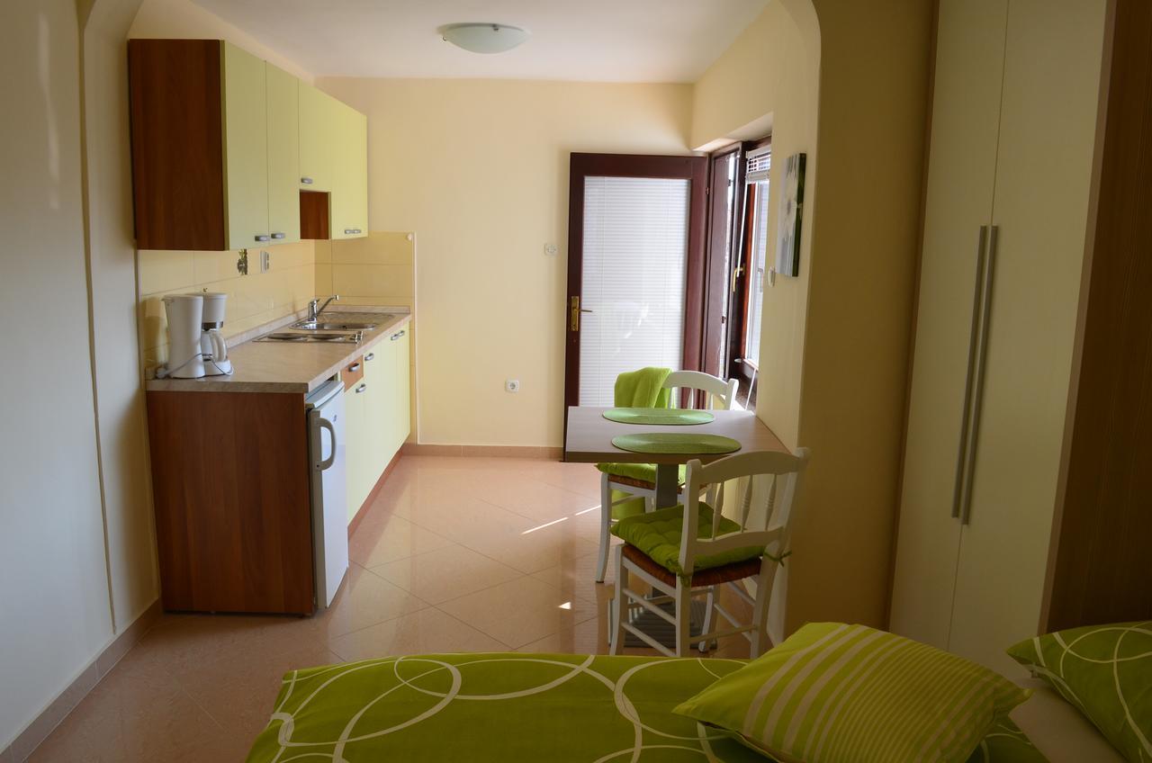 Apartments Mihalic I Baška Eksteriør bilde