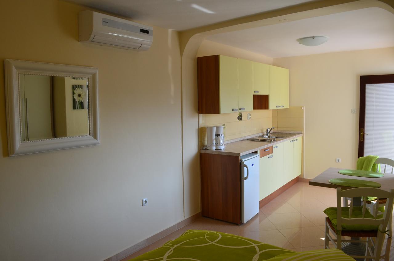 Apartments Mihalic I Baška Eksteriør bilde